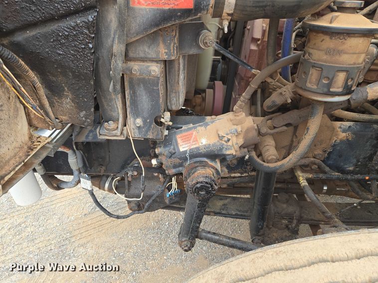 image for item EW0100 2005 International 7300 oil distributor truck