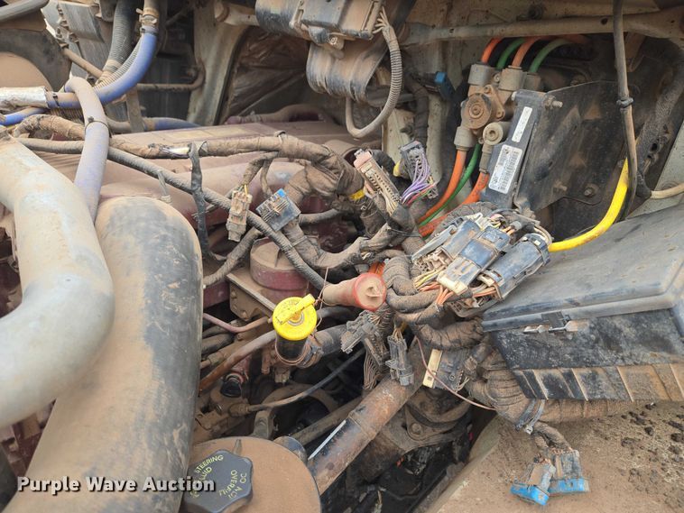 image for item EW0100 2005 International 7300 oil distributor truck