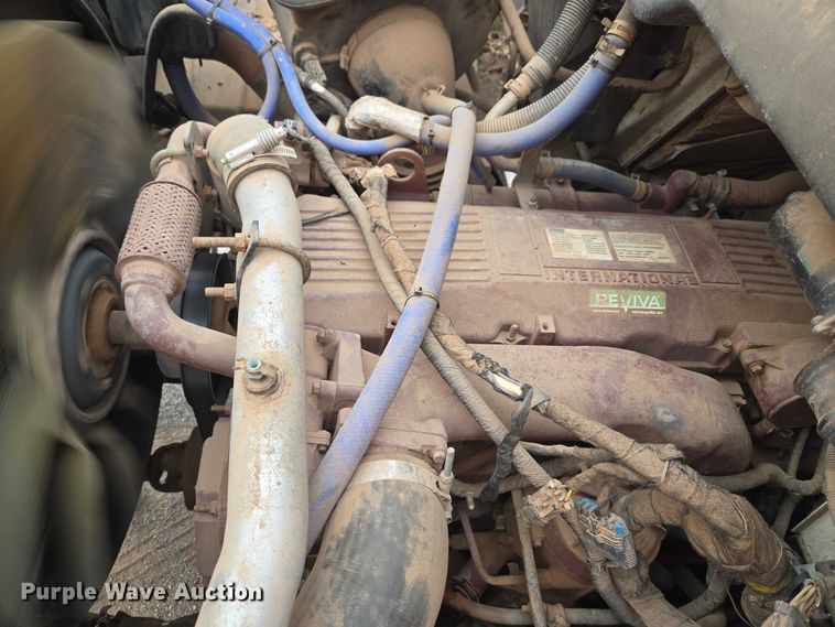 image for item EW0100 2005 International 7300 oil distributor truck