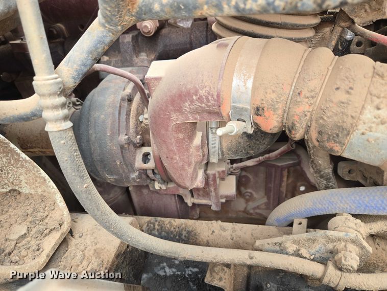 image for item EW0100 2005 International 7300 oil distributor truck