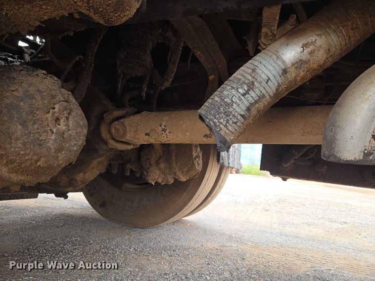 image for item EW0100 2005 International 7300 oil distributor truck