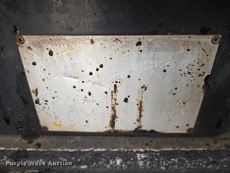 image for item EW0100 2005 International 7300 oil distributor truck