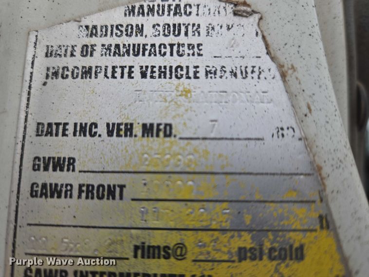 image for item EW0100 2005 International 7300 oil distributor truck