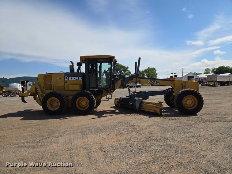 image for item EW0102 2008 John Deere 772D motor grader