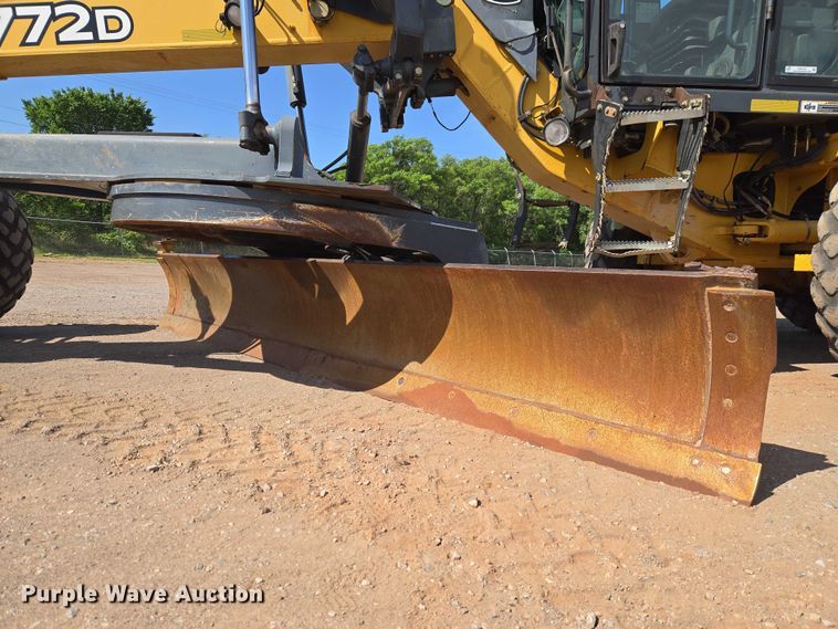 image for item EW0102 2008 John Deere 772D motor grader