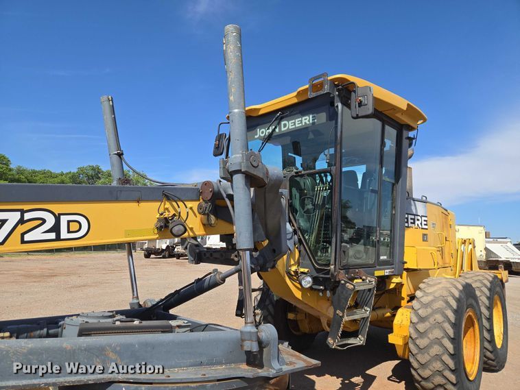 image for item EW0102 2008 John Deere 772D motor grader