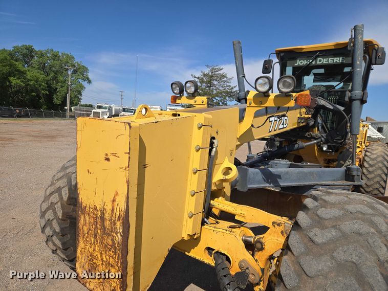 image for item EW0102 2008 John Deere 772D motor grader