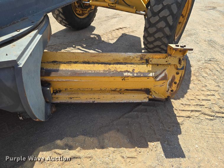 image for item EW0102 2008 John Deere 772D motor grader