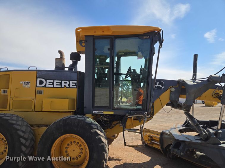 image for item EW0102 2008 John Deere 772D motor grader