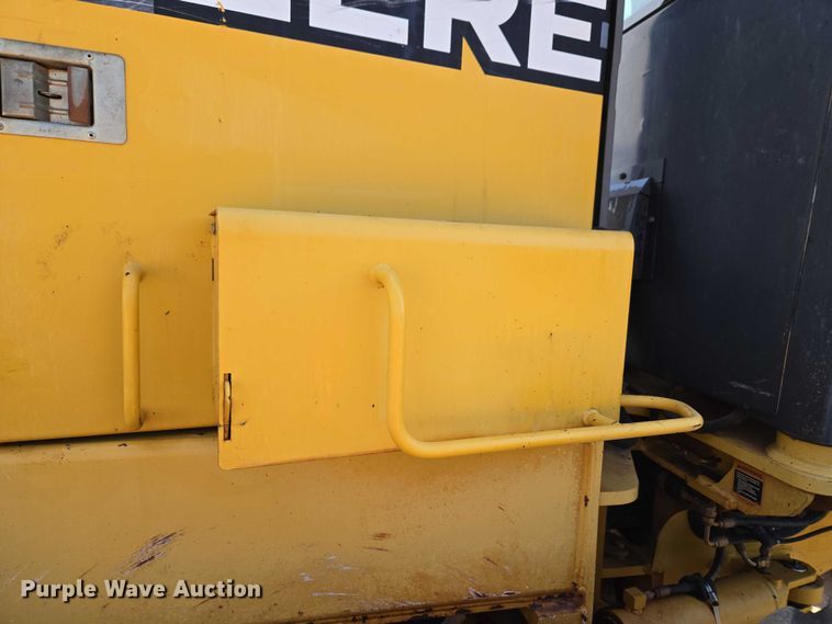 image for item EW0102 2008 John Deere 772D motor grader