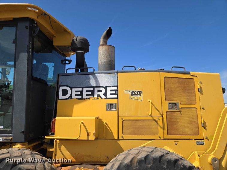 image for item EW0102 2008 John Deere 772D motor grader