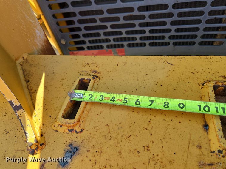 image for item EW0102 2008 John Deere 772D motor grader