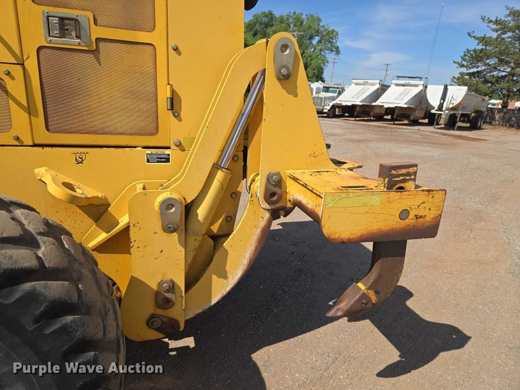 image for item EW0102 2008 John Deere 772D motor grader