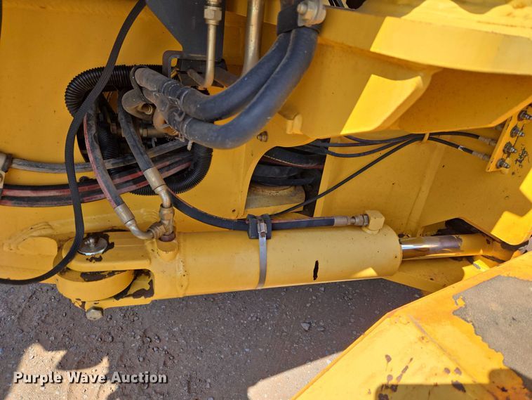 image for item EW0102 2008 John Deere 772D motor grader