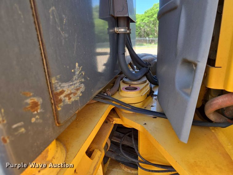 image for item EW0102 2008 John Deere 772D motor grader