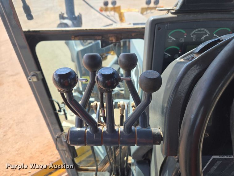 image for item EW0102 2008 John Deere 772D motor grader