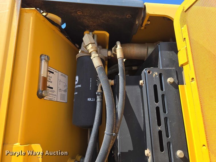 image for item EW0102 2008 John Deere 772D motor grader