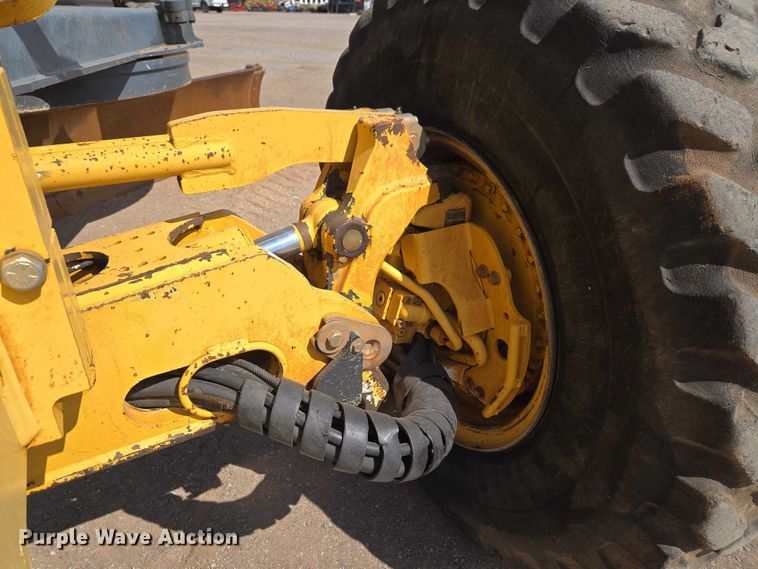 image for item EW0102 2008 John Deere 772D motor grader
