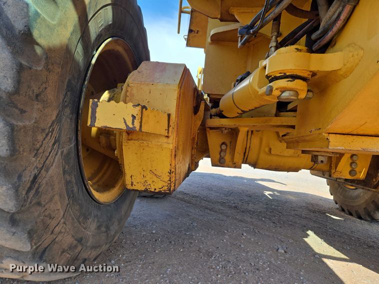 image for item EW0102 2008 John Deere 772D motor grader