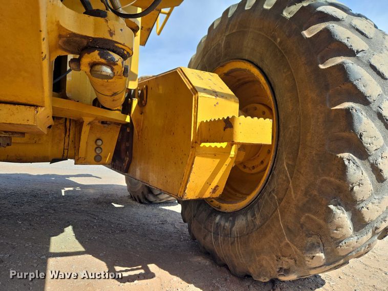 image for item EW0102 2008 John Deere 772D motor grader