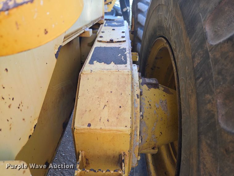 image for item EW0102 2008 John Deere 772D motor grader