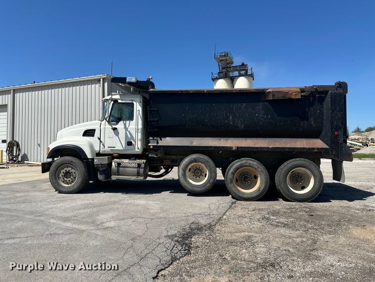 image for item EW1998 2007 Mack CV713 dump truck
