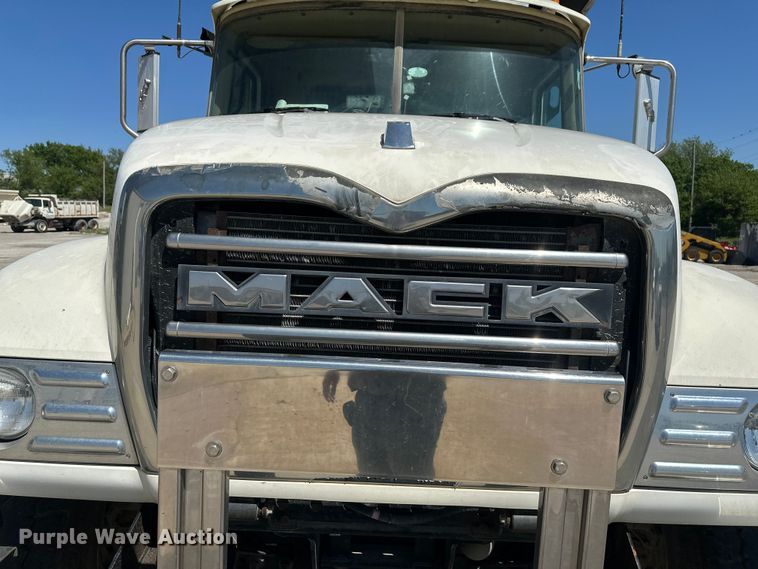 image for item EW1998 2007 Mack CV713 dump truck