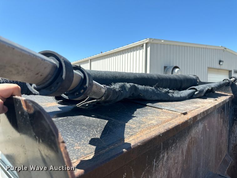 image for item EW1998 2007 Mack CV713 dump truck