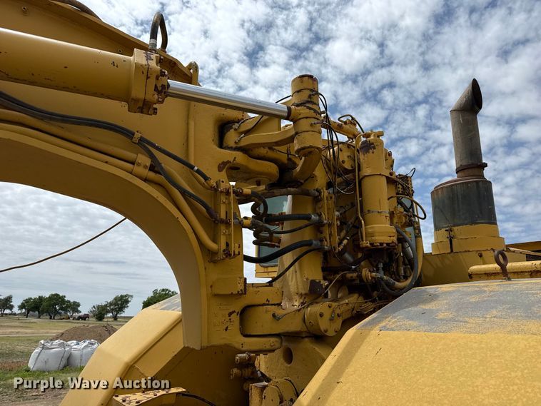 image for item EW4493 1978 Caterpillar 637D water wagon