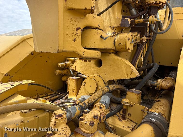 image for item EW4493 1978 Caterpillar 637D water wagon