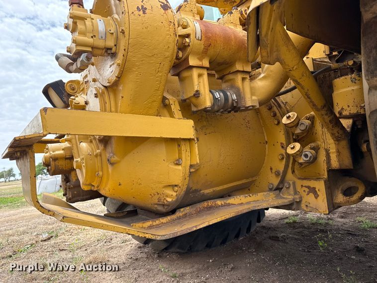 image for item EW4493 1978 Caterpillar 637D water wagon