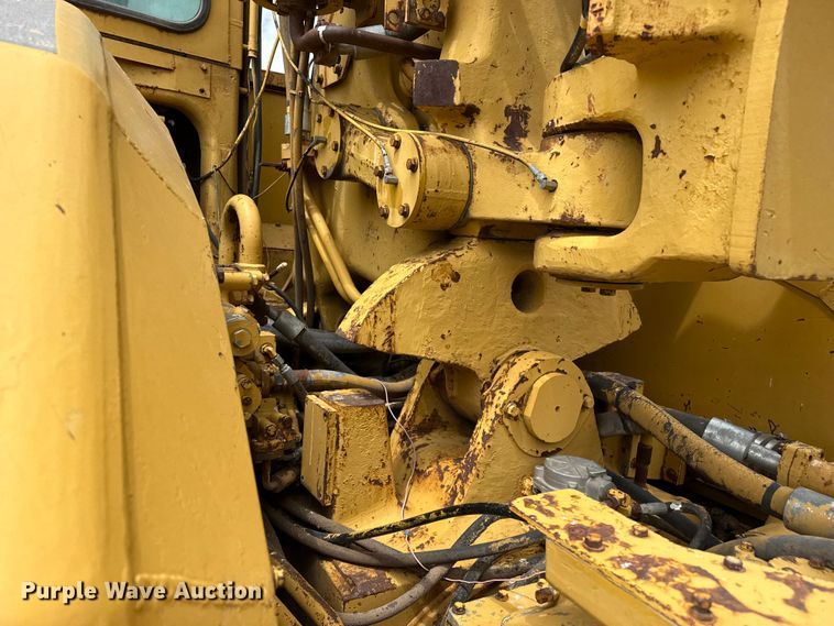 image for item EW4493 1978 Caterpillar 637D water wagon
