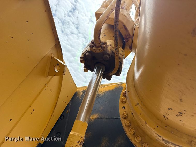 image for item EW4493 1978 Caterpillar 637D water wagon