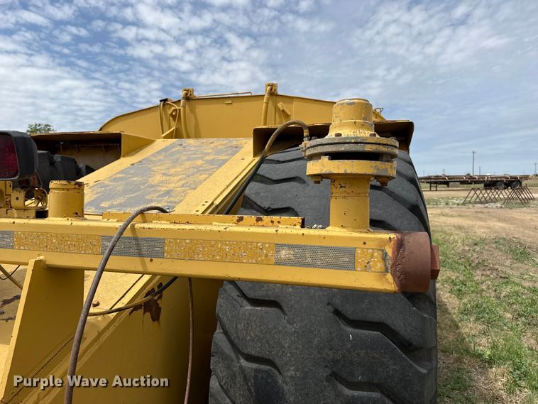 image for item EW4493 1978 Caterpillar 637D water wagon