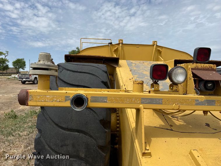 image for item EW4493 1978 Caterpillar 637D water wagon