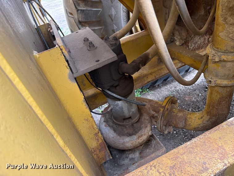 image for item EW4493 1978 Caterpillar 637D water wagon