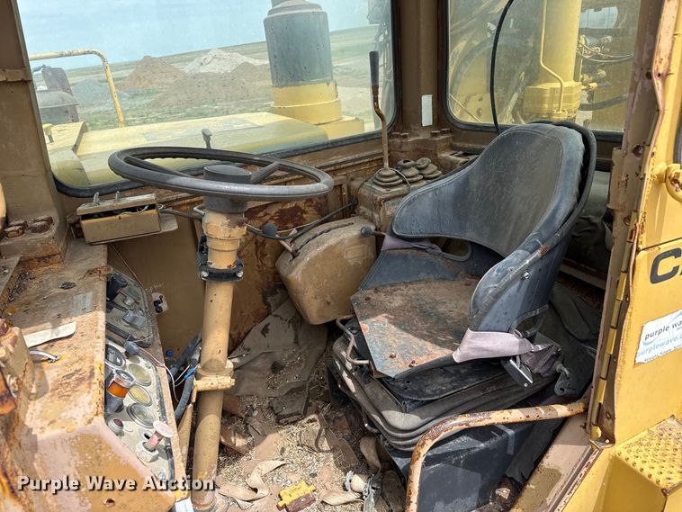 image for item EW4493 1978 Caterpillar 637D water wagon