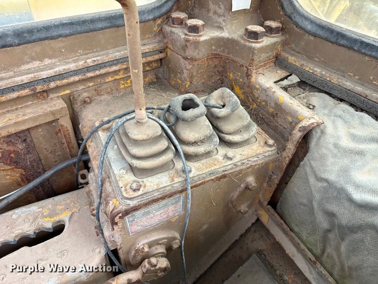 image for item EW4493 1978 Caterpillar 637D water wagon