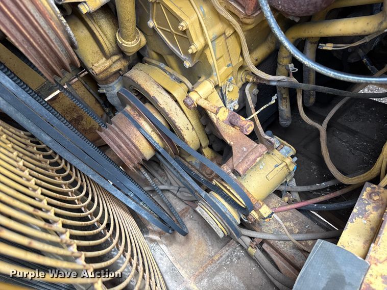 image for item EW4493 1978 Caterpillar 637D water wagon