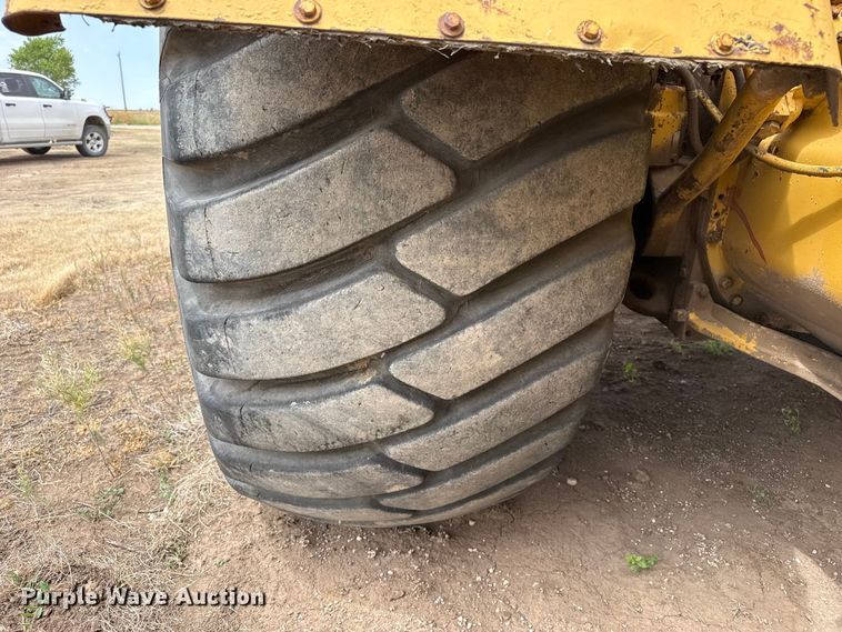 image for item EW4493 1978 Caterpillar 637D water wagon