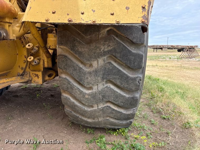 image for item EW4493 1978 Caterpillar 637D water wagon
