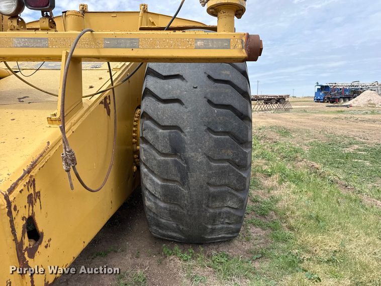 image for item EW4493 1978 Caterpillar 637D water wagon