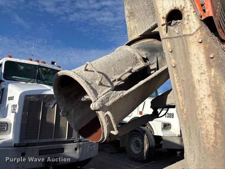 image for item FB3277 2009 Kenworth T800 ready mix truck