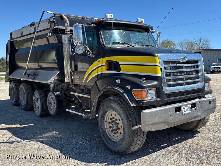 image for item FB3377 2004 Sterling L9500 dump truck