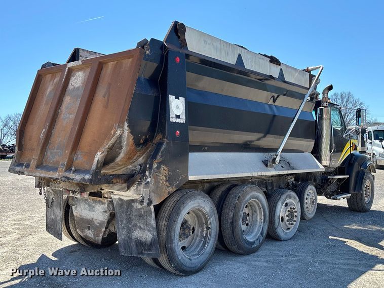 image for item FB3377 2004 Sterling L9500 dump truck