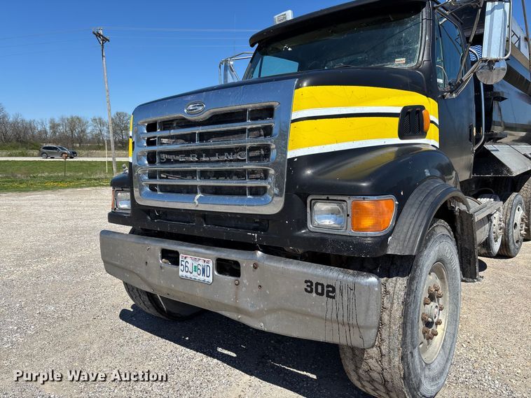 image for item FB3377 2004 Sterling L9500 dump truck