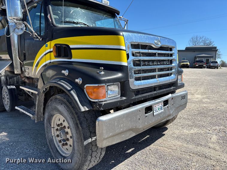 image for item FB3377 2004 Sterling L9500 dump truck