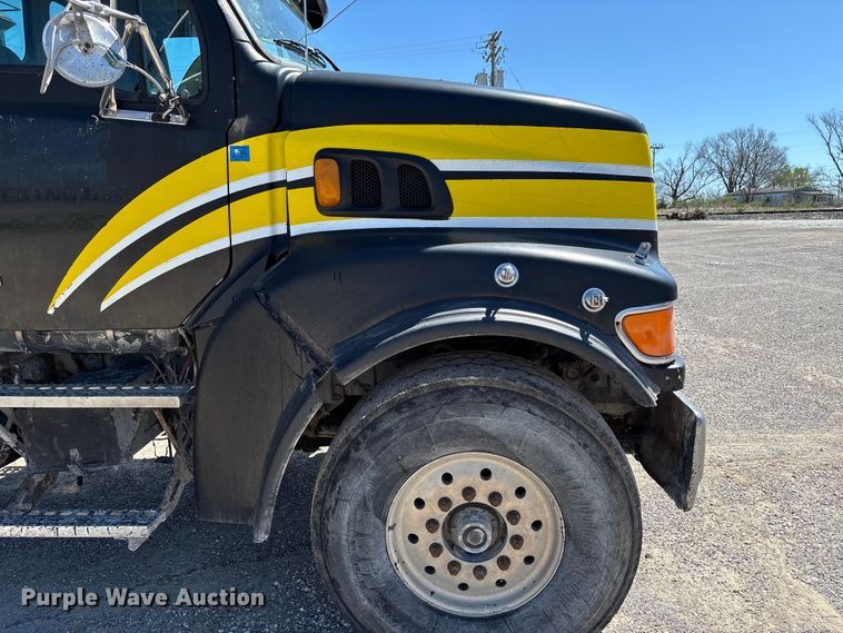 image for item FB3377 2004 Sterling L9500 dump truck