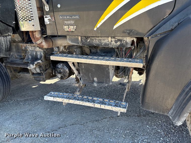 image for item FB3377 2004 Sterling L9500 dump truck