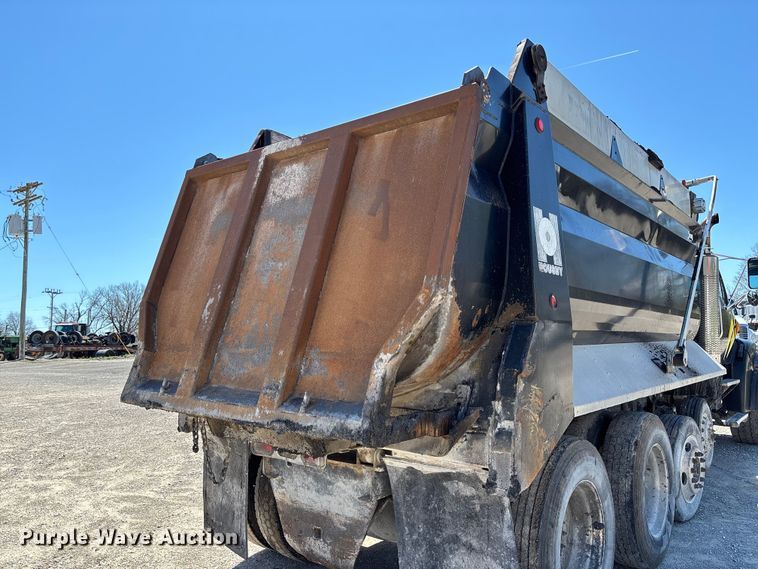 image for item FB3377 2004 Sterling L9500 dump truck